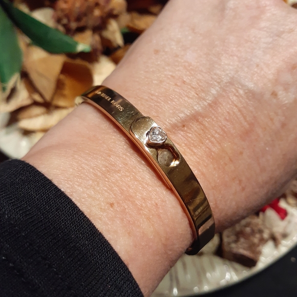 Michael Kors Bracelet with RHINESTONE heart accent..just gorgeous! - Picture 5 of 5